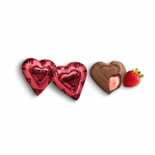 HERSHEY'S Strawberry Creme Flavored Hearts Valentine Candy Bag Perspective: right