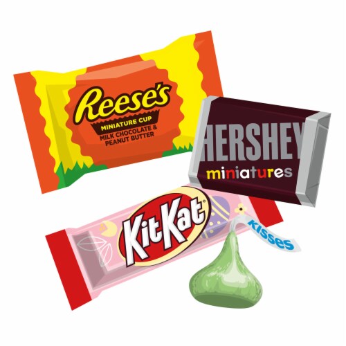 HERSHEY'S KIT KAT® and REESE'S Assorted Chocolate Easter Candy Bag Perspective: right