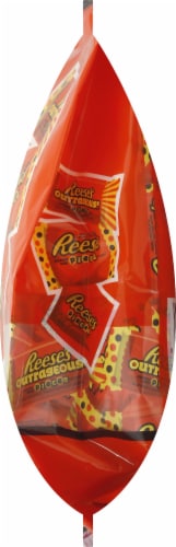 Reese's Snack Size Candy Assortment Party Pack Perspective: right