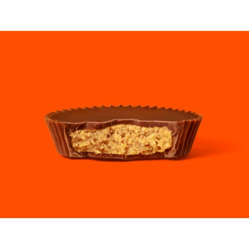REESE'S Milk Chocolate Peanut Butter Cups Snack Size Jumbo Candy Bag Perspective: right