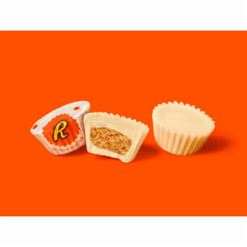 REESE'S Miniatures White Creme Peanut Butter Cups Candy Share Pack Perspective: right