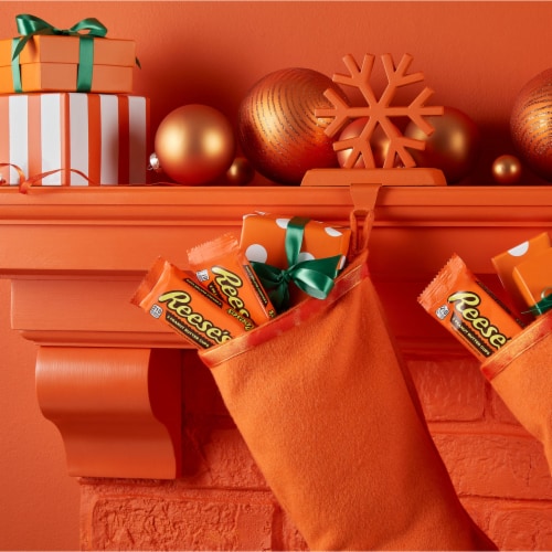REESE'S Milk Chocolate Peanut Butter Cups Candy Christmas Packs Perspective: right
