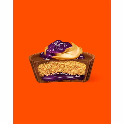REESE'S Big Cup PB&J Grape Milk Chocolate Peanut Butter Cup Candy Pack Perspective: right