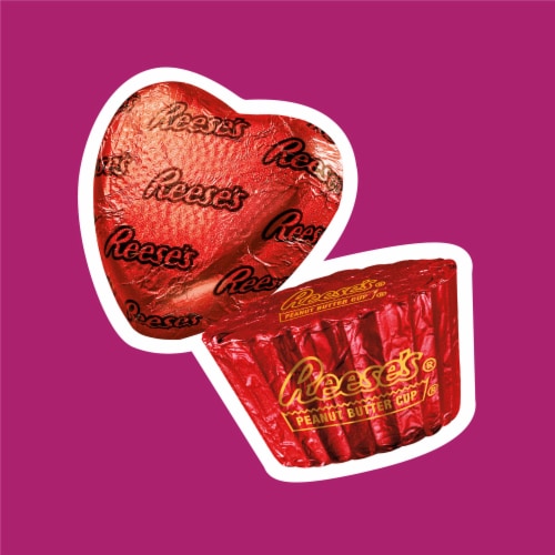 REESE'S Assorted Chocolate Peanut Butter Shapes Valentine Candy Bag Perspective: right