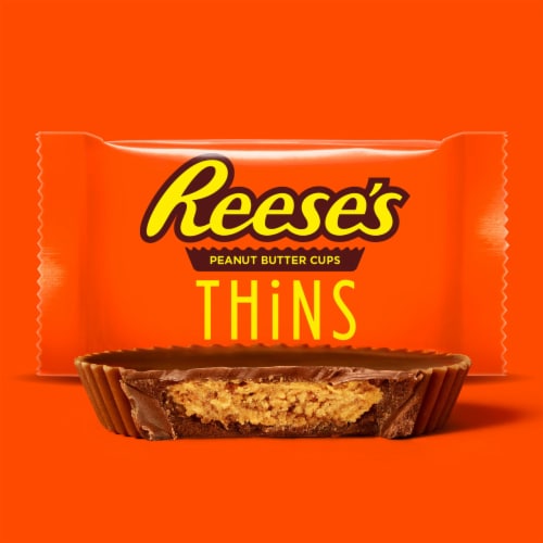 REESE'S THiNS Milk Chocolate and Peanut Butter Share Pack Cups Candy Bag Perspective: right