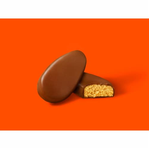REESE'S Milk Chocolate Peanut Butter Eggs Easter Candy King Size Pack Perspective: right