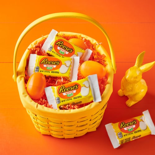 REESE'S White Creme Peanut Butter Eggs Easter Candy Packs Perspective: right