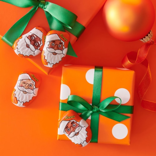 REESE'S Milk Chocolate Peanut Butter Creme Santas Candy Christmas Bag Perspective: right