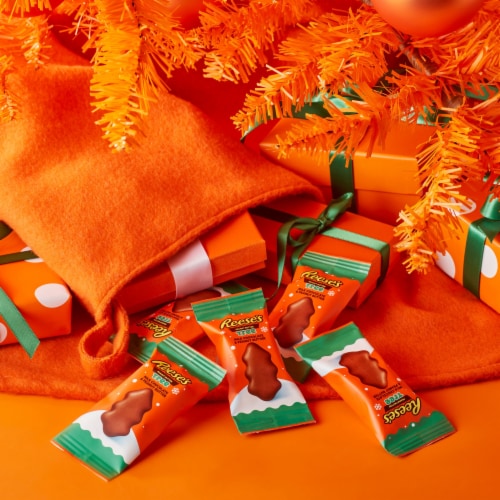 REESE'S Milk Chocolate Peanut Butter Trees Snack Size Candy Christmas Packs Perspective: right