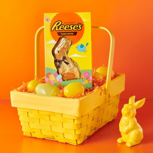 REESE'S Peanut Butter Milk Chocolate Bunny Easter Candy Gift Box Perspective: right