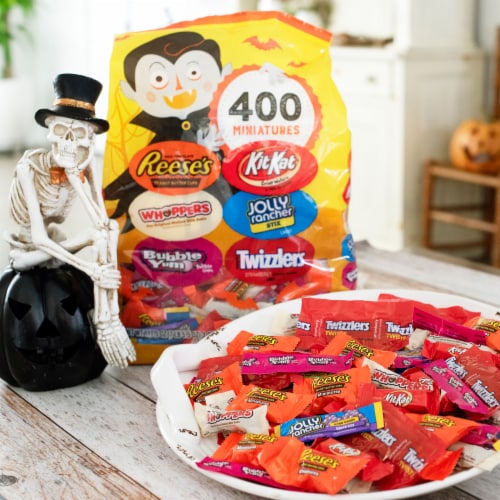 Hershey's Miniature Candy Assortment Perspective: right