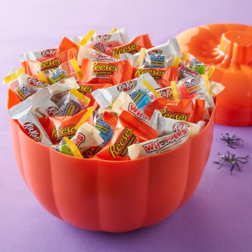 Hershey's Assorted Pumpkin Bowl Miniatures Candy Halloween Assortment Perspective: right