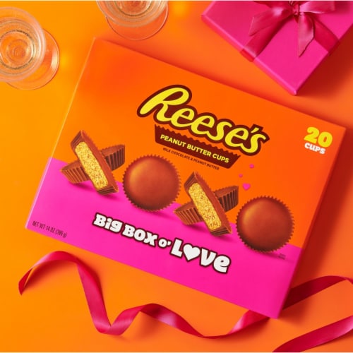 Reese's Peanut Butter Cups Big Box o' Love Valentine's Gift Box Candy Perspective: right