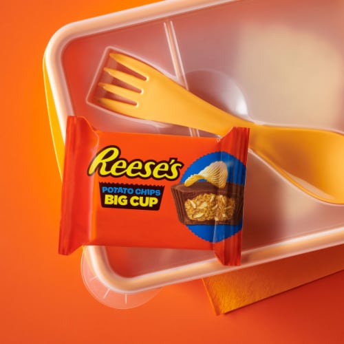 REESE'S Big Cup with Potato Chips Milk Chocolate Peanut Butter Cups Candy Pack Perspective: right