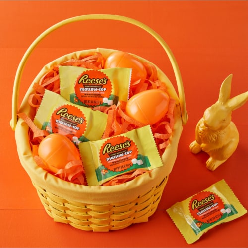 REESE'S Mallow-Top Marshmallow Creme Milk Chocolate Peanut Butter Cups Easter Candy Bag Perspective: right