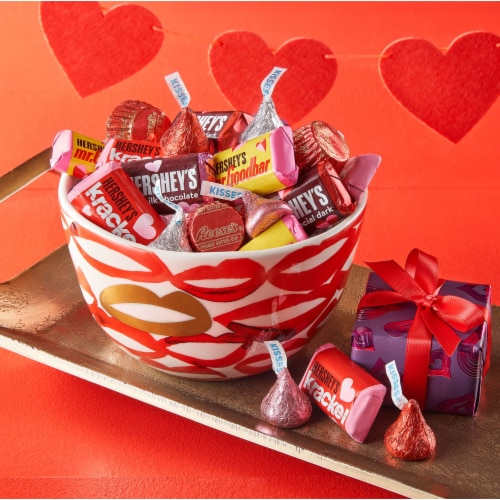 HERSHEY'S and REESE'S Cupid's Mix Chocolate Assortment Candy Valentine's Day Variety Bag Perspective: right