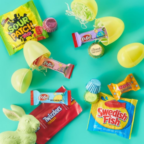 Hershey and Mondelez Egg Hunt Chocolate and Sweet Assortment Easter Candy Perspective: right