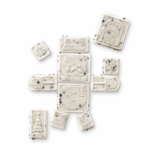 HERSHEY'S Cookies 'n' Creme Build-A-Snowman Christmas Candy Bar Perspective: right