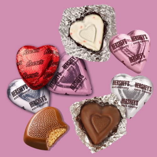 HERSHEY'S and REESE'S Assorted Flavored Hearts Valentine Candy Bag Perspective: right