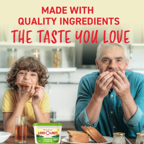 Land O Lakes Light Butter with Canola Oil Spreadable Perspective: right