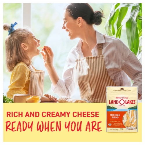 Land O Lakes® Mexican Blend Cheese Farmstyle Shreds Perspective: right