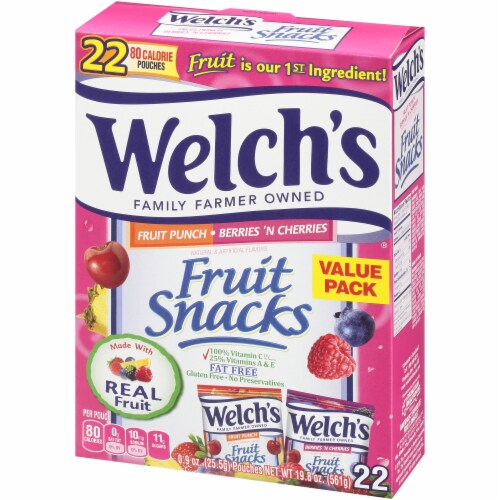 Welch's Fruit Punch and Berries 'N Cherries Fruit Snacks Perspective: right