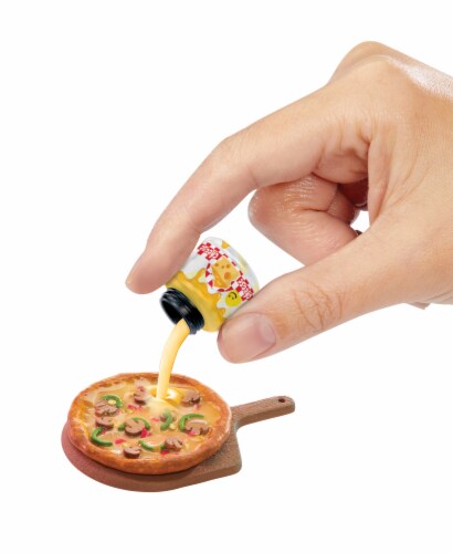 MGA Miniverse™ Make It Mini™ Food Diner Toy Perspective: right