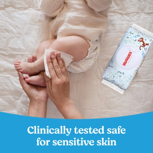 Huggies Natural Care Refreshing Scented Baby Wipes Perspective: right