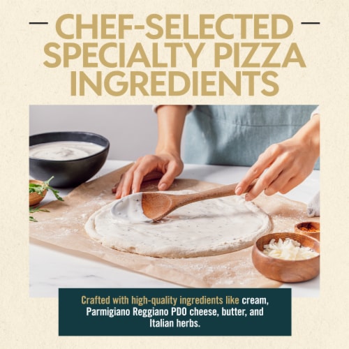Bertolli® White Pizza Sauce with Italian Herbs Artisan Gourmet Pizza Sauce Perspective: right