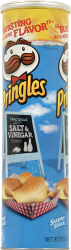 Pringles Salt & Vinegar Potato Crisps Perspective: right