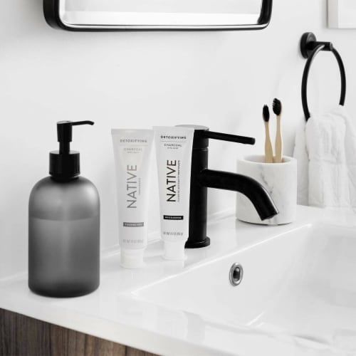 Native Charcoal with Mint Fluoride Toothpaste Perspective: right