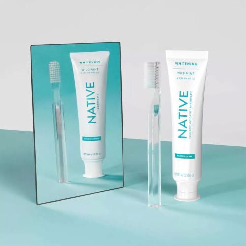 Native Whitening Wild Mint & Peppermint Oil Fluoride Free Toothpaste Perspective: right