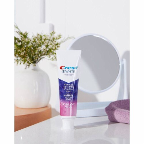 Crest 3D White Radiant Mint Teeth Whitening Toothpaste Perspective: right