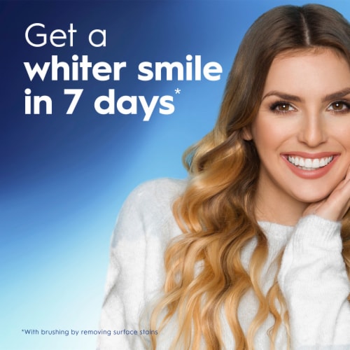 Crest Wintermint 3D White Diamond Strong Alcohol Free Fluoride Whitening Mouthwash Perspective: right