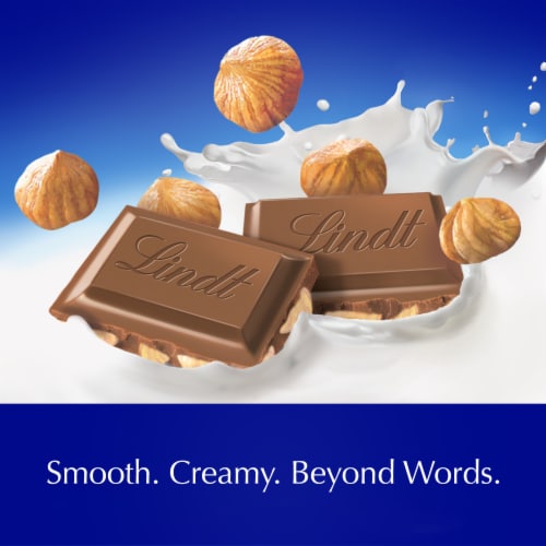 Lindt CLASSIC RECIPE Hazelnut Milk Chocolate Candy Bar Perspective: right