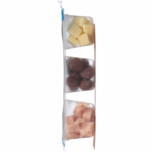 Hormel® Natural Choice® Smoked Turkey With Chedder & Chocolate Pretzels Perspective: right