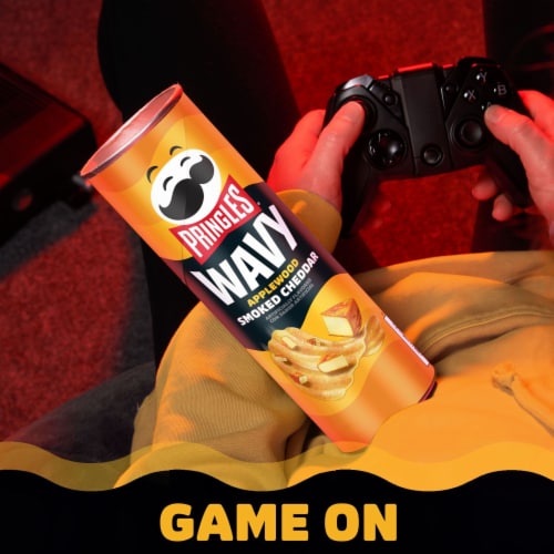 Pringles® Wavy Applewood Smoked Cheddar Potato Crisps Chips Perspective: right