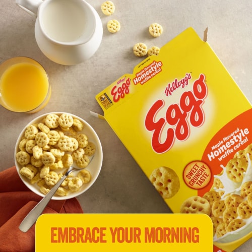 Kellogg's® Eggo Maple Flavored Homestyle Waffle Cereal Perspective: right