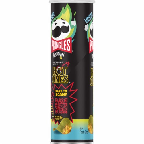 Pringles Los Calientes Verde Potato Crisps Chips Perspective: right