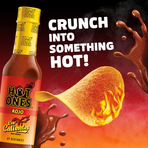 Pringles® Rojo Potato Crisps Chips Perspective: right