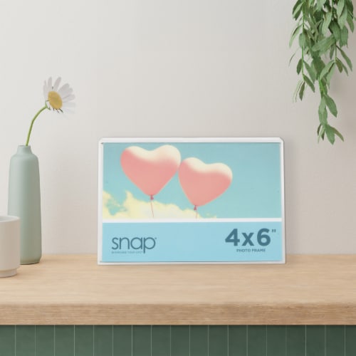 Snap® 4x6 Clear Acrylic Box Photo Frame Perspective: right