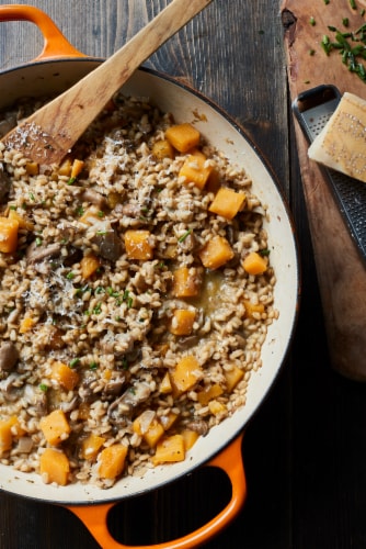 Bob's Red Mill Pearl Barley 30 oz Perspective: right
