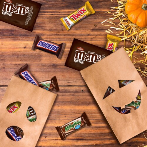 M&M'S Milky Way Twix & Snickers Mixed Chocolate Halloween Candy Assortment Perspective: right