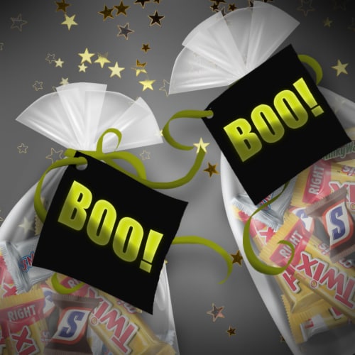 Snickers Twix Milky Way & 3 Musketeers Minis Mixed Chocolate Bulk Halloween Candy Perspective: right