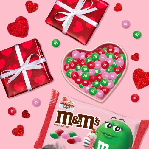 M&M'S White Chocolate Strawberry Shake Valentines Day Candy Bag Perspective: right