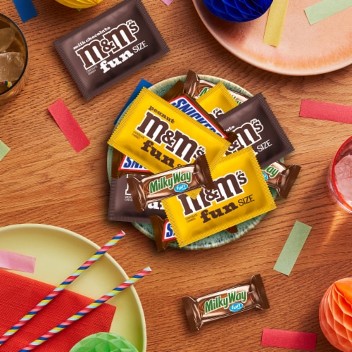 M&M'S Snickers & Milky Way Fun Size Chocolate Candy Variety Party Size Bag Perspective: right
