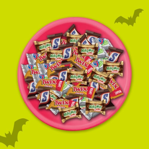 Snickers Twix Milky Way & 3 Musketeers Minis Halloween Candy Bag Perspective: right
