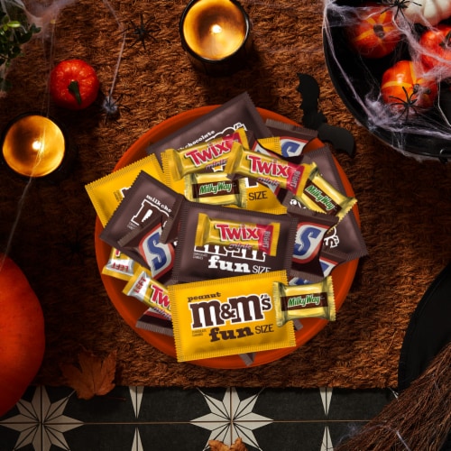 M&M'S Snickers Twix & Milky Way Milk Chocolate Halloween Candy Variety Pack Bulk Bag Perspective: right
