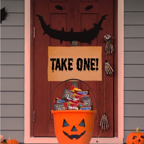 M&M'S Snickers Skittles & Starburst Fun Size Halloween Candy Variety Pack Bulk Bag Perspective: right