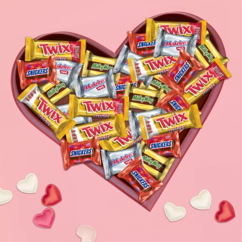 SNICKERS, TWIX, MILKY WAY & 3 MUSKETEERS Valentine's Day Chocolate Bars Variety Pack Bulk Bag Perspective: right